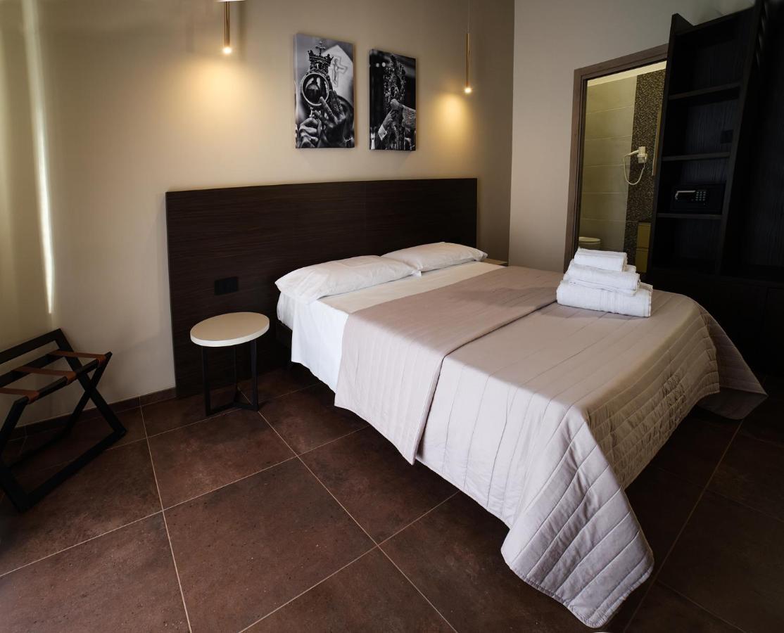 Sciuscia Beb Spaccanapoli Bed & Breakfast *