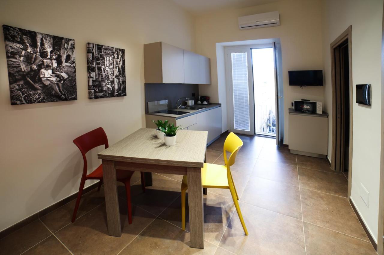 Sciuscia Beb Spaccanapoli Bed & Breakfast *